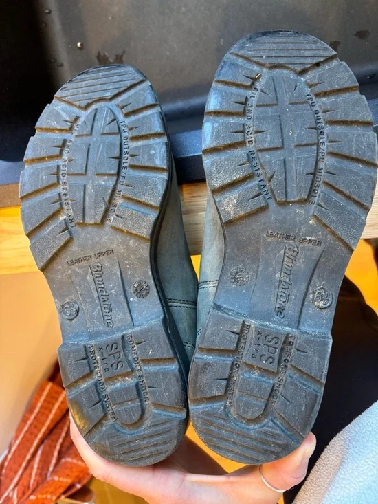Blundstones size 6.5 AU - Picture 5 of 5